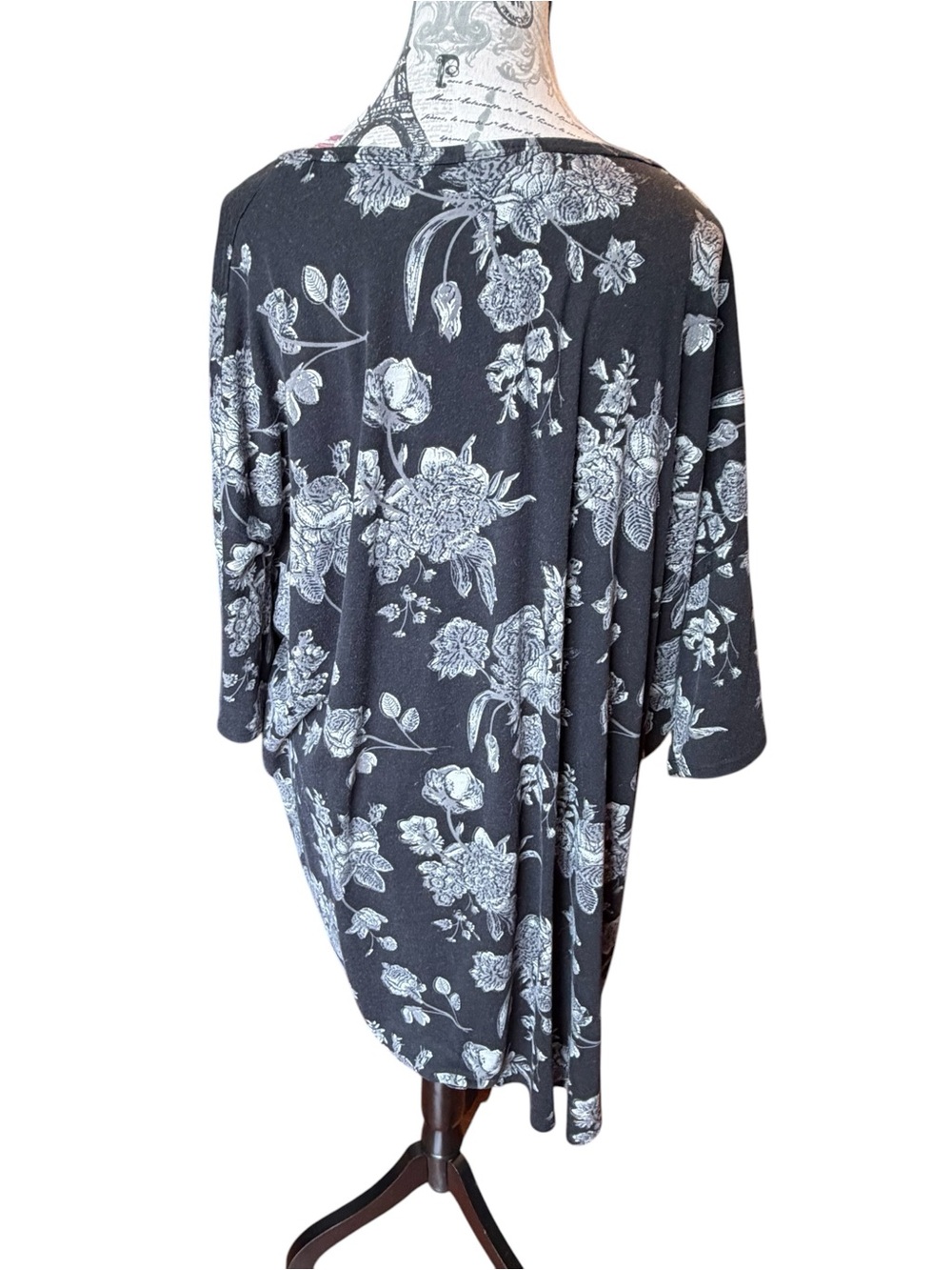 LuLaRoe Black Floral Scoop Neck Tunic - Picture 3 of 6
